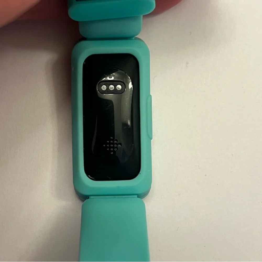 Fitbit Ace 2 (kids smartwatch, fitness tracker for‎ kids, charger included)
